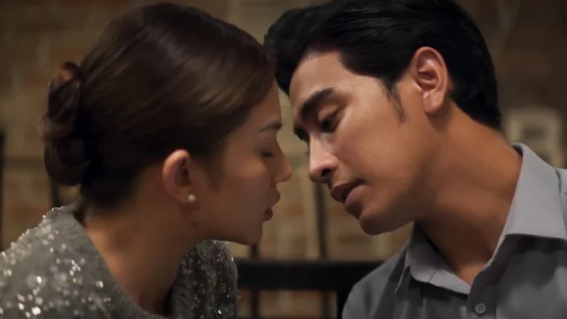 Hẹn Hò Chốn Công Sở